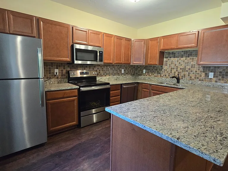 1416 E State St Apartments — Photo 2