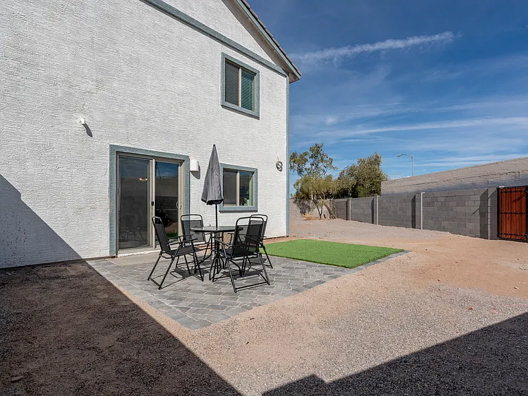 1640 N Cameron St — Photo 42