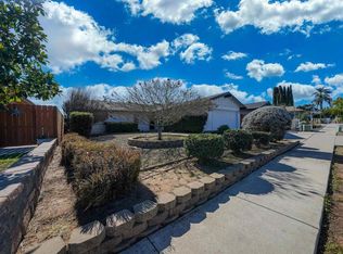 1643 Oak Hill Dr, Escondido, CA 92027