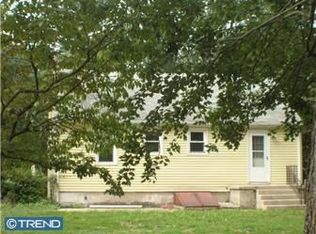 13 Kerhart Ave, Berlin, NJ 08009