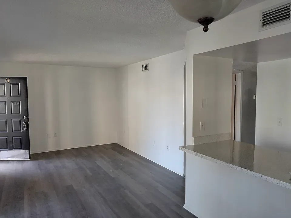2 bed, $1,295 — Photo 2