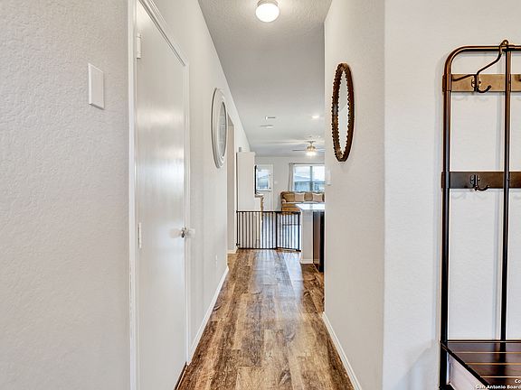4th image of 257 FERNWOOD DR