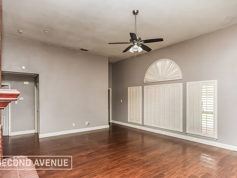 2404 Liles Ln — Photo 6