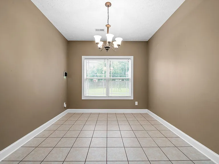 1170 Dygert Ct — Photo 9