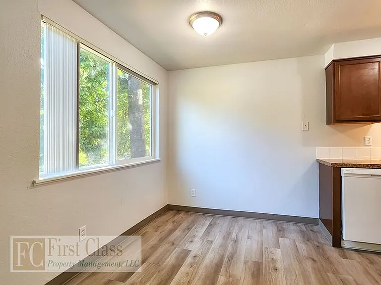 10068 SW Garrett St — Photo 7