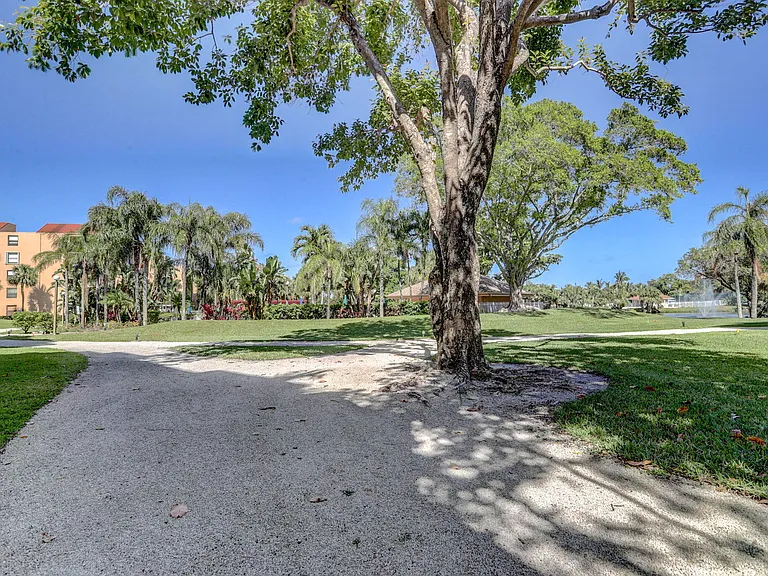 600 Egret Cir #7105 — Photo 42