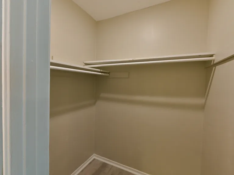 Bird's Nest Apartments — Photo 11
