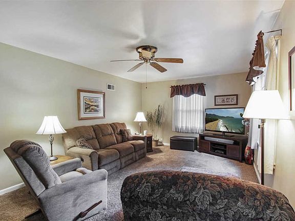 5th image of 1215 N Jones Cir