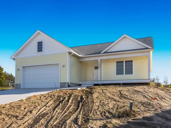 4499 Lamarche Cir, Traverse City, MI 49685