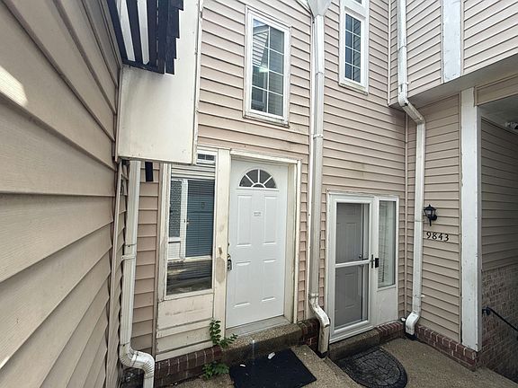 3rd image of 9845 Lake Shore Dr