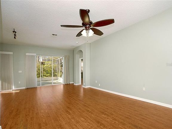 4th image of 896 Wolf Creek St