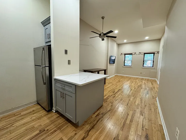 157 14th St #1R — Photo 14