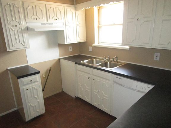 4th image of 2909 Ashbury Dr