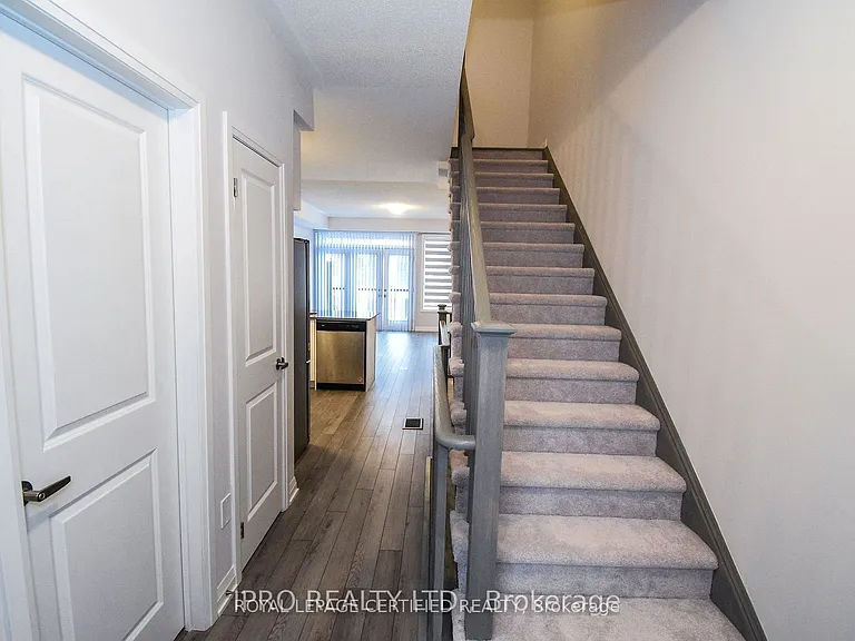 585 Colborne St E #404 — Photo 16