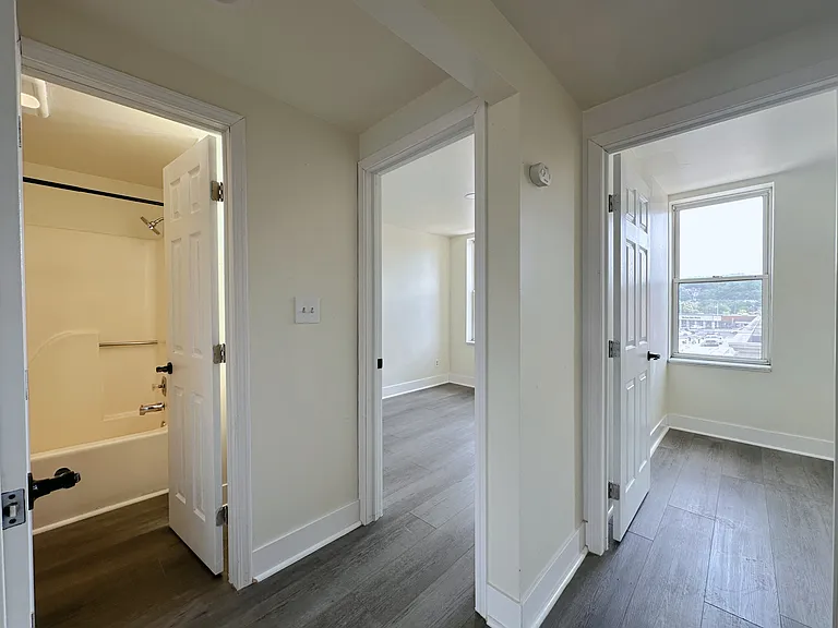 1914 Monongahela Ave #2F — Photo 7