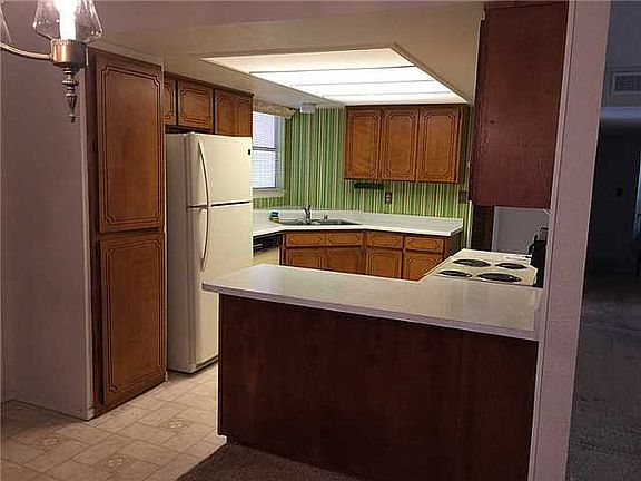 3rd image of 1513 Charles Owens Dr