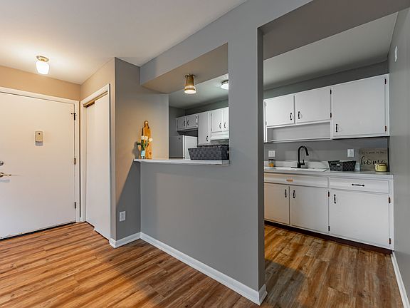 3rd image of 1609 E State St #102