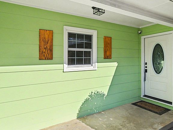 5th image of 123 Montclair Cir