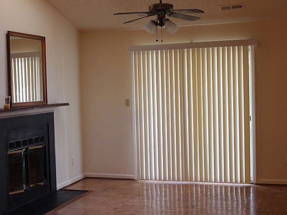 3rd image of 504 Thorncliff Dr