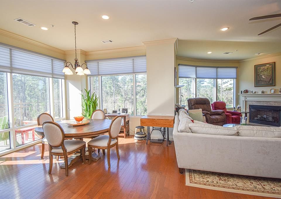 1st image of 2801 Wexford Dr APT 302