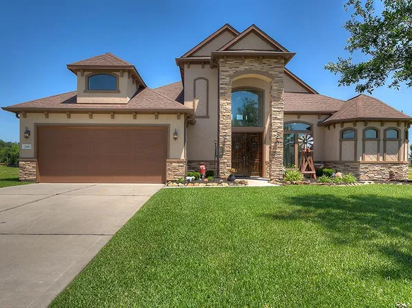 224 N Waterstone Dr, Montgomery, TX 77356