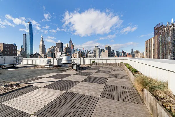 Sold by HomeDax Real Estate | media 20