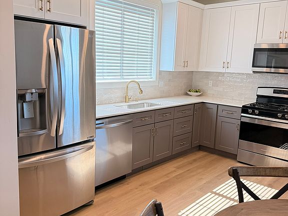 5th image of 1274 W Blue Quill Dr