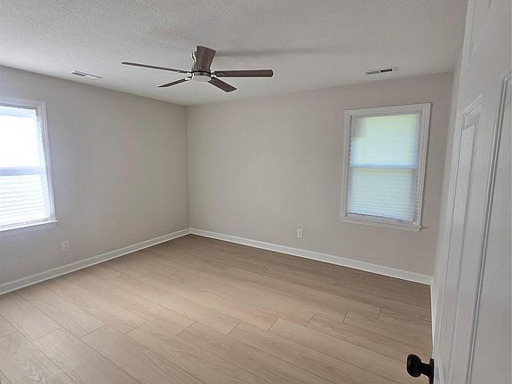 5th image of 421 Nixon Rd