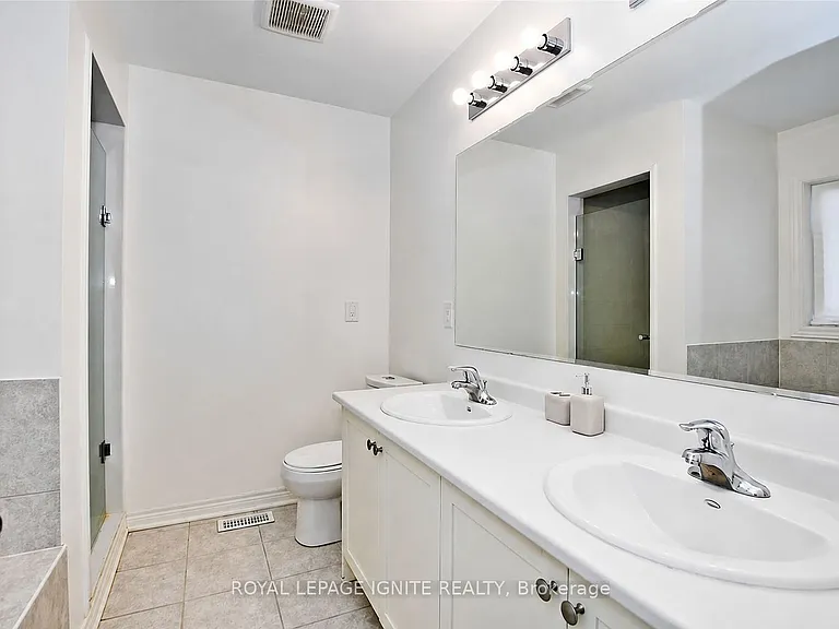 28 Foxberry Rd — Photo 8