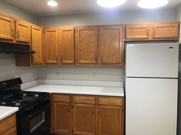 3rd image of 3557 Ash St #10965601