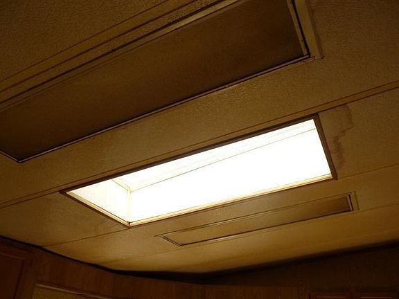 4th image of 7227 W Evans Cres