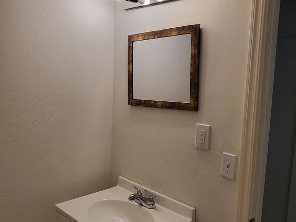 4th image of 352 Chase Creek St #1