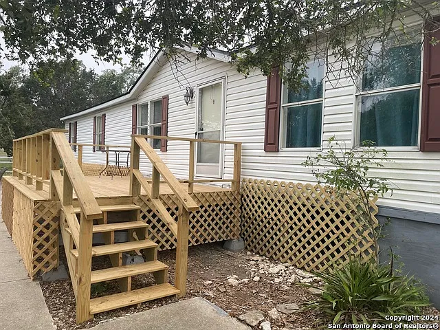 3 bed, 2.0 bath, 1440 sqft, $1,499 — Photo 3