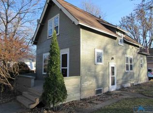 623 NW 1st St, Madison, SD 57042