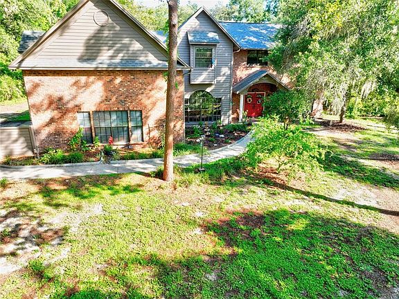 3rd image of 908 Oak Hollow Pl