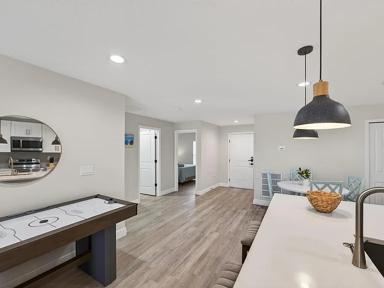 12114 Clarendon Ave — Photo 12