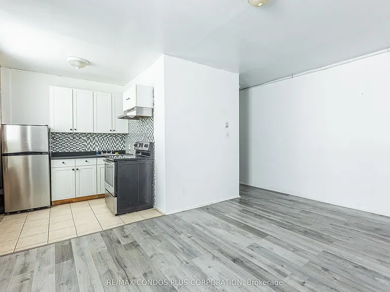 225 Gladstone Ave #103 — Photo 18