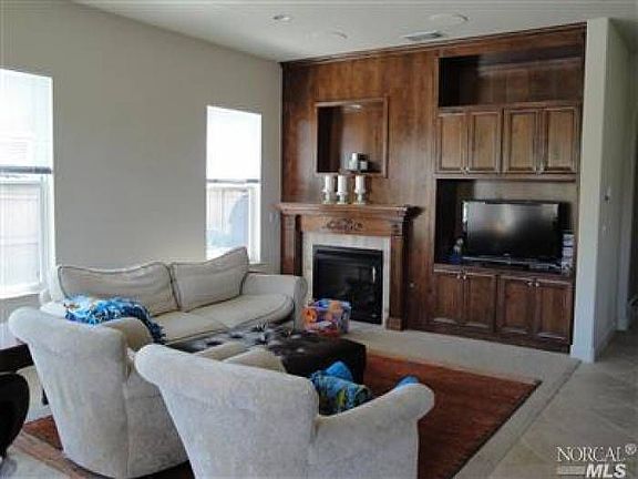 3rd image of 9070 Cambridge Cir