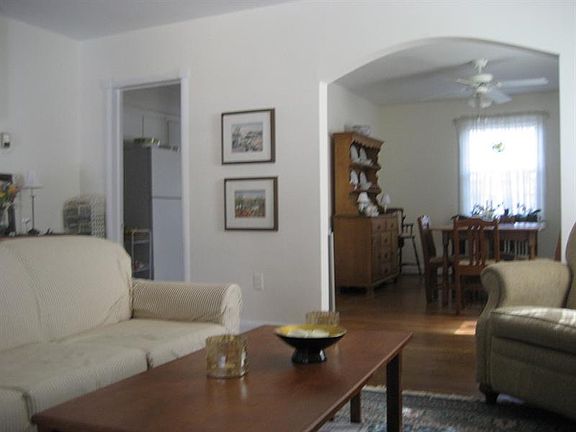 5th image of 15 Shady Nook Ave