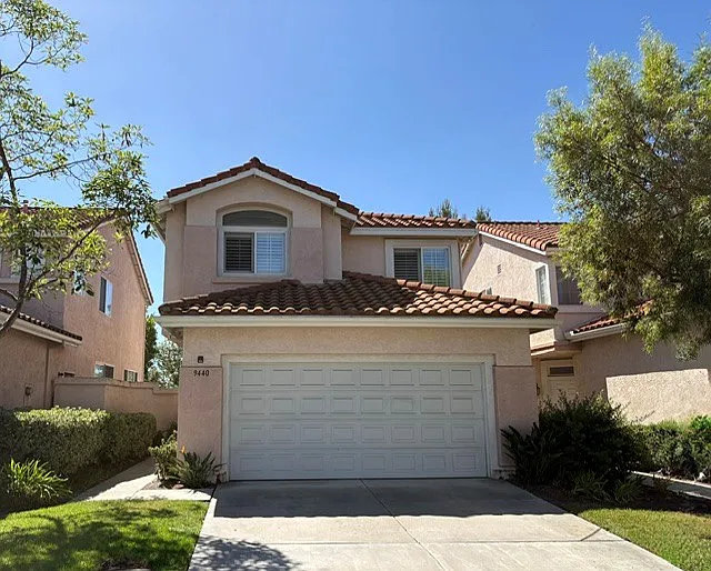 4 bed, 2.5 bath, 1726 sqft, $4,380 — Photo 1