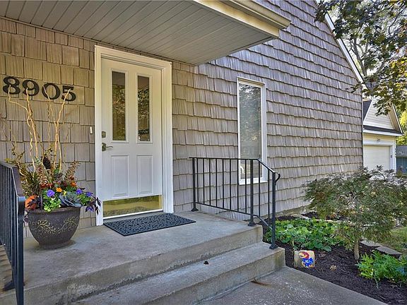 3rd image of 8905 Farley St