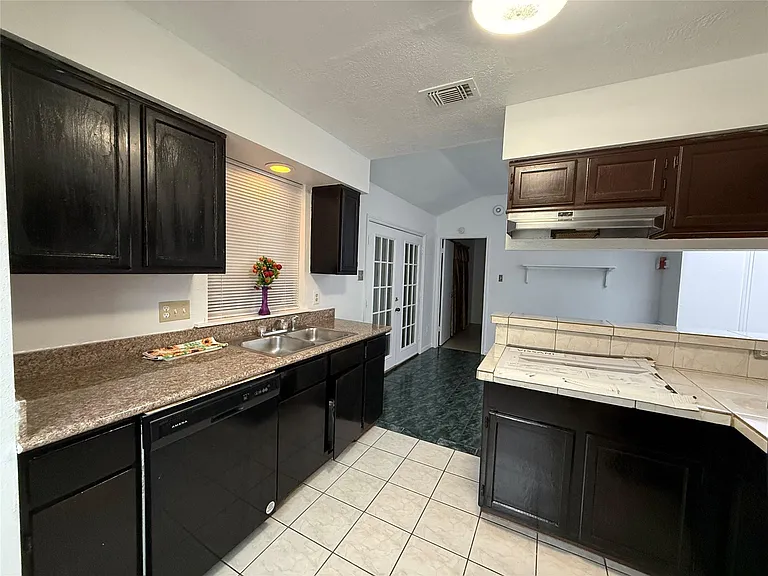 10807 Emery Dr — Photo 10