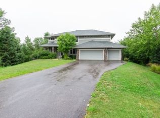 10520 Hawthorn Trl, Woodbury, MN 55129