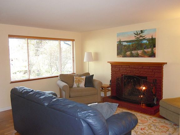 2nd image of 20333 21st Ave NE