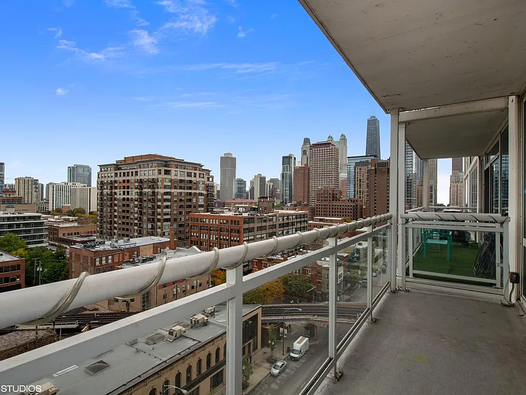 757 N Orleans St #1103 — Photo 3