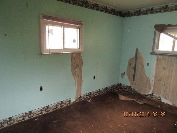 2nd image of 904 Ewart Ave