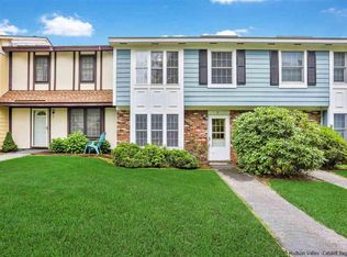 6 Sunny Brook Cir, Highland, NY 12528