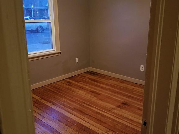 3rd image of 2566 Norman St