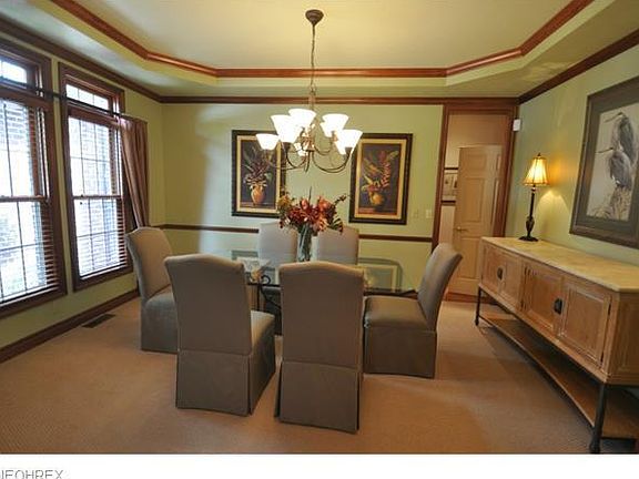 4th image of 555 Masters Ln
