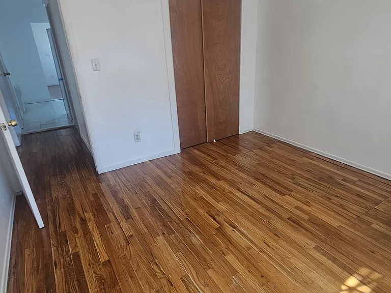 522 Grassmere Ter #1 — Photo 3